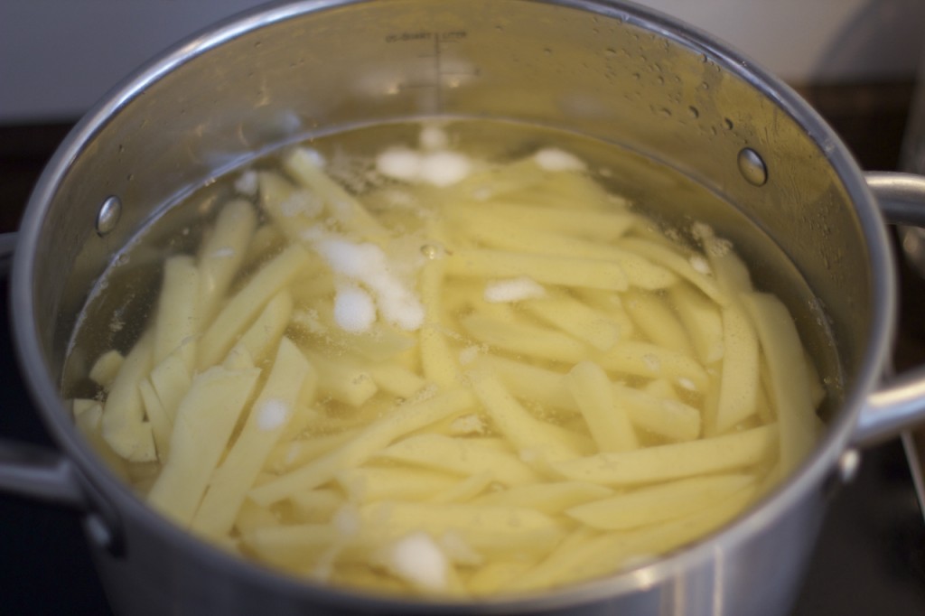 Kok potetene lett i 10 minutter
